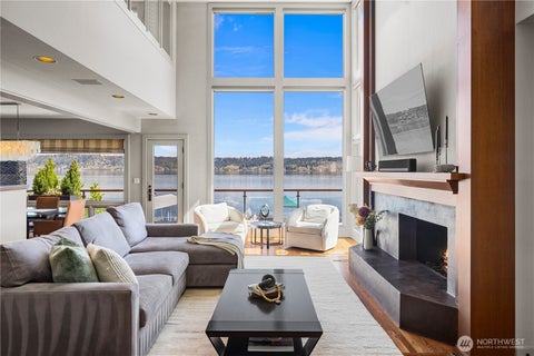Photo of 842 W Lake Sammamish Parkway SE, Bellevue, WA 98008 (MLS # 2542491)