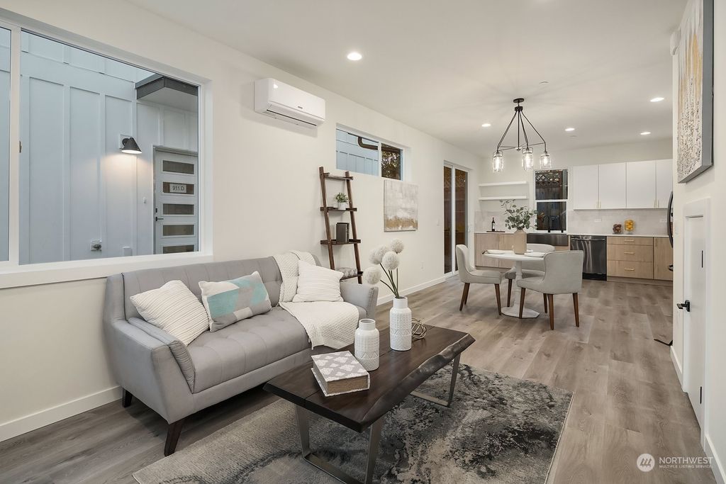 Photo of 911 B 25th Avenue S, Seattle, WA 98144 (MLS # 2127276)