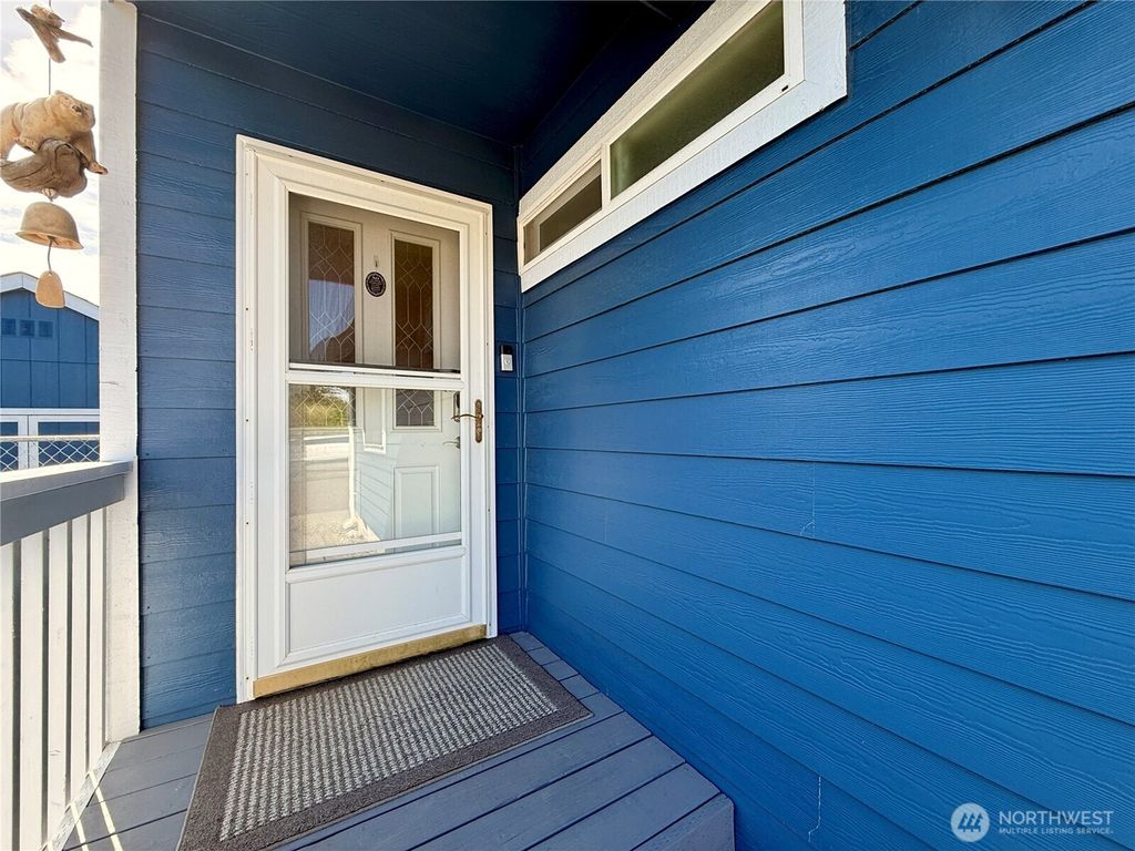 Photo of 559 Puffin Avenue NE, Ocean Shores, WA 98569 (MLS # 2492509)