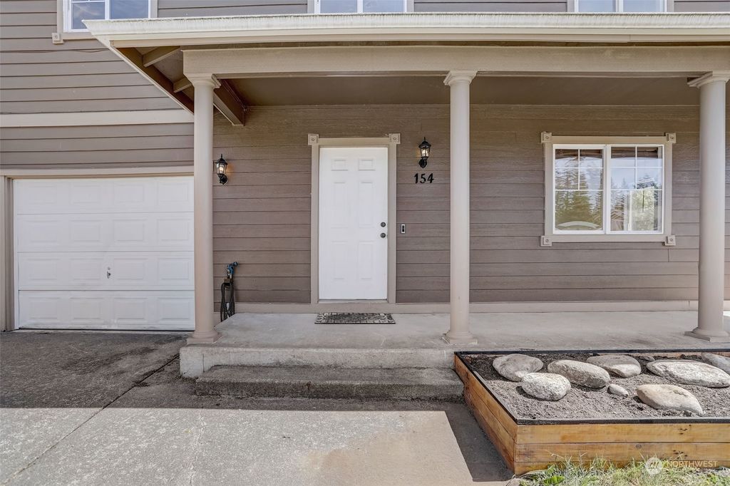 Photo of 154 19th Street, Gold Bar, WA 98251 (MLS # 2147331)