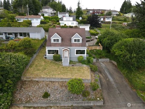 A home in Hoquiam