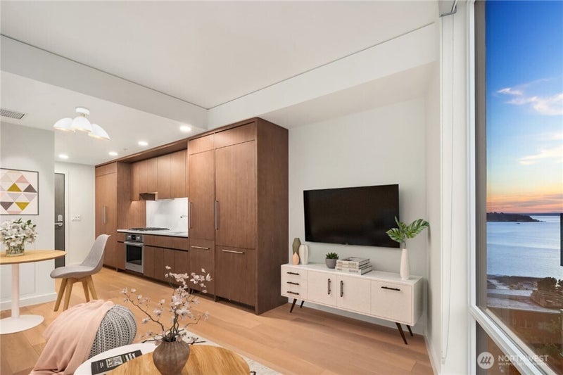 121 Stewart Street 1308