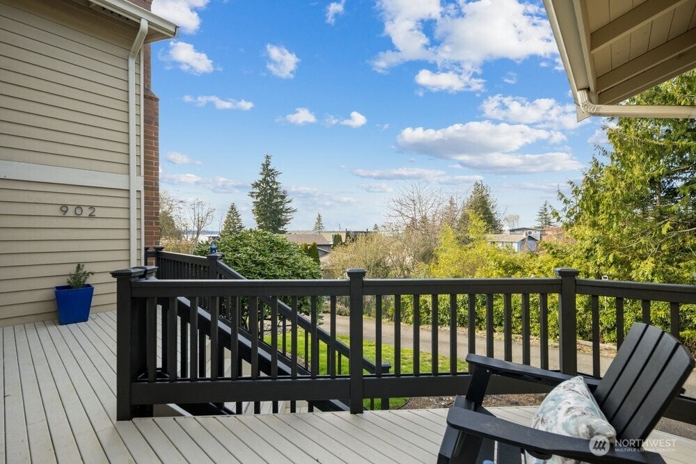 Photo of 902 7th Avenue S, Edmonds, WA 98020 (MLS # 2554136)