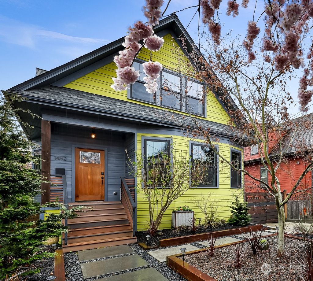 Photo of 1452 21st Avenue, Seattle, WA 98122 (MLS # 2216712)