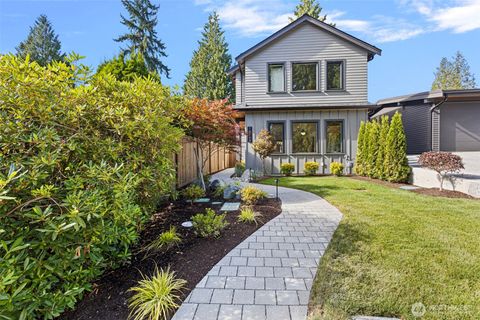 Photo of 10168 NE 112th Place, Kirkland, WA 98033 (MLS # 2426622)
