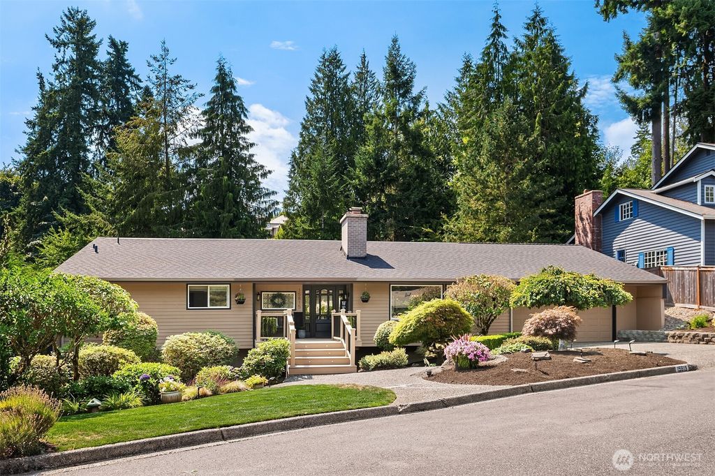 Photo of 15815 SE 43rd Place, Bellevue, WA 98006 (MLS # 2417947)