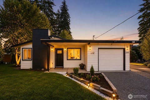 Photo of 233 S 301st Street, Federal Way, WA 98003 (MLS # 2572076)
