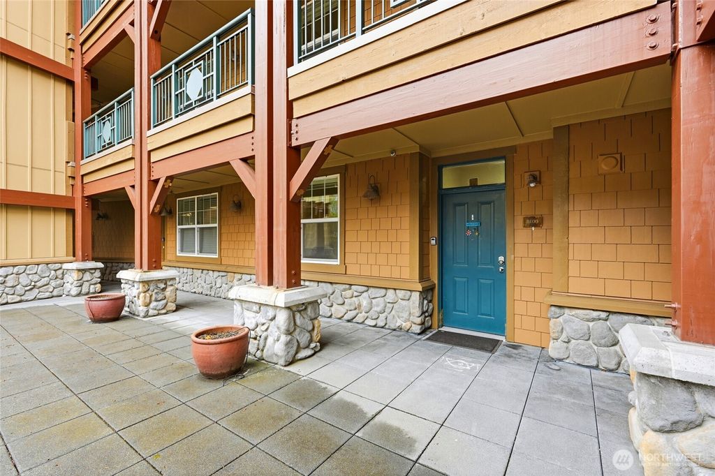 Photo of 1000 Cabin Creek Lane SW #B106, Issaquah, WA 98027 (MLS # 2505782)