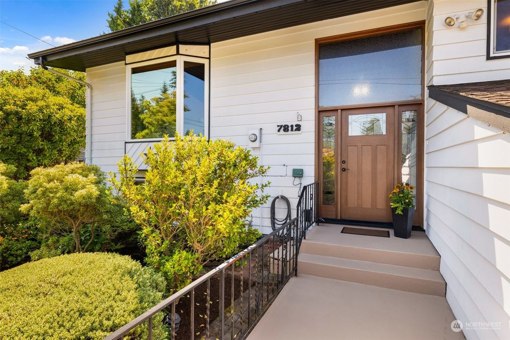 Photo of 7812 192nd Place SW Pl, Edmonds, WA 98026 (MLS # 2271061)