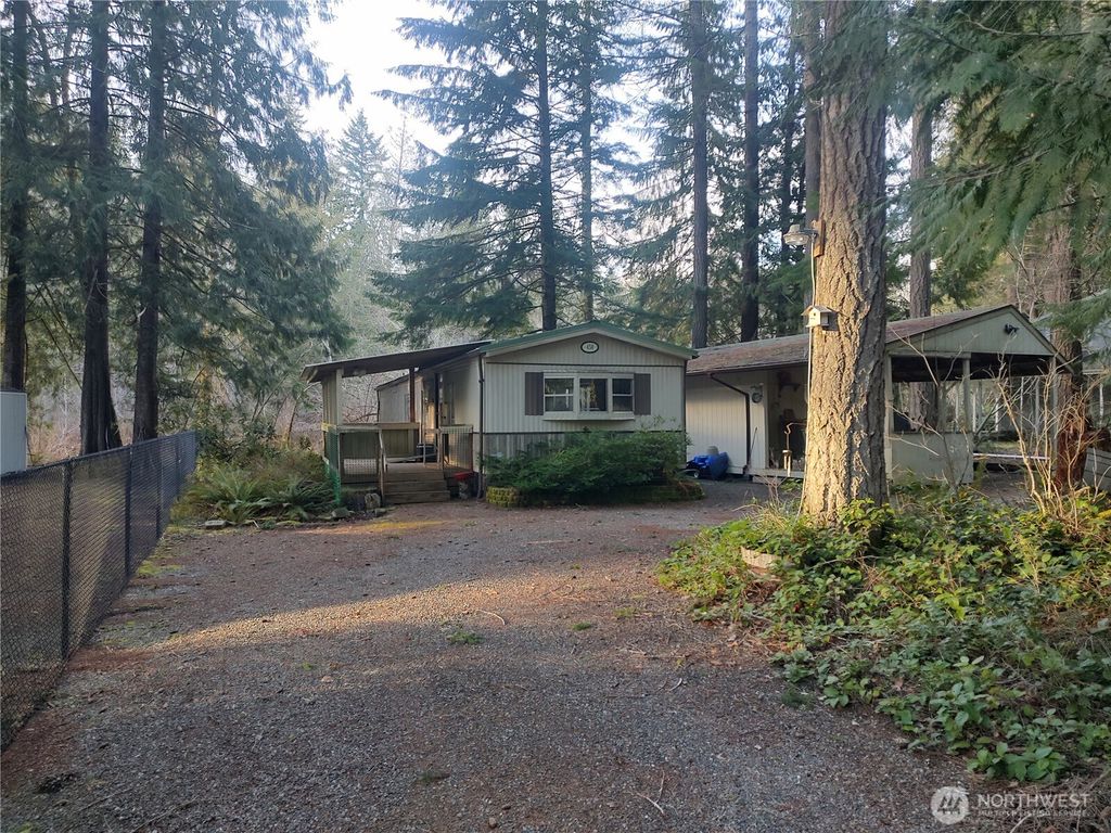 Photo of 450 N Duckabush Drive E, Hoodsport, WA 98548 (MLS # 2503805)