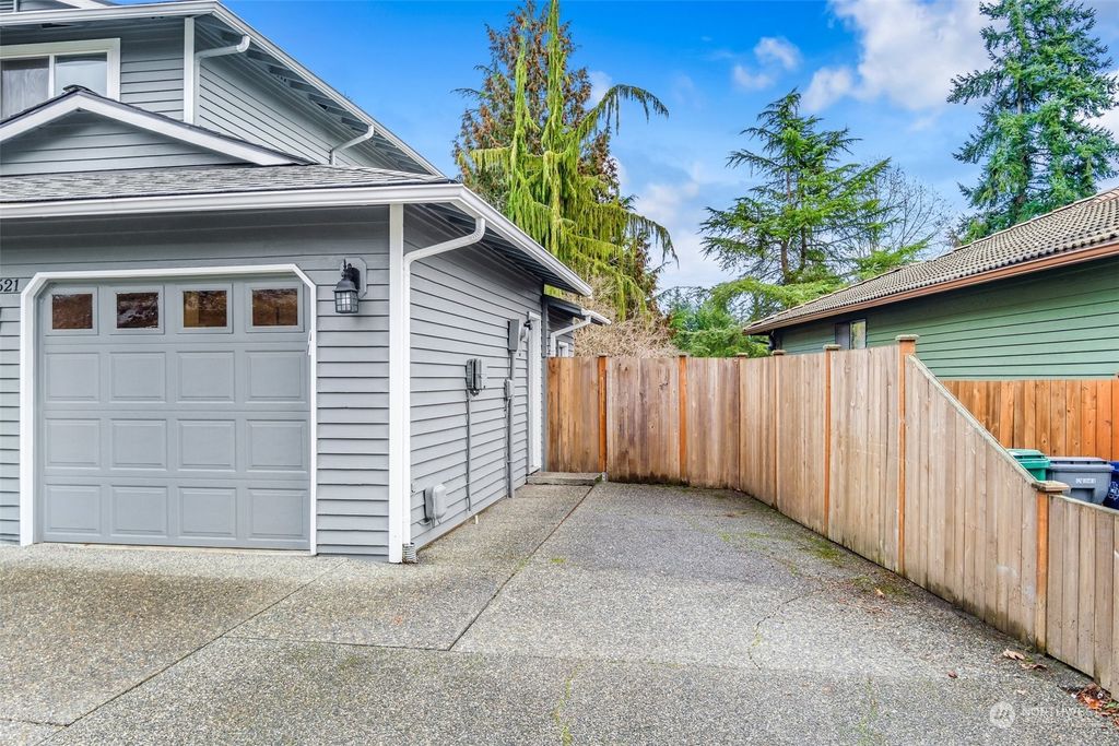 listing image 9361669777152170241