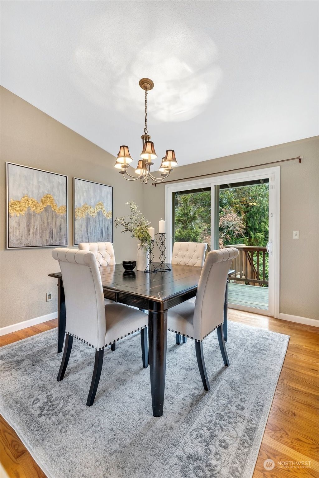 listing image 9366449756316511873