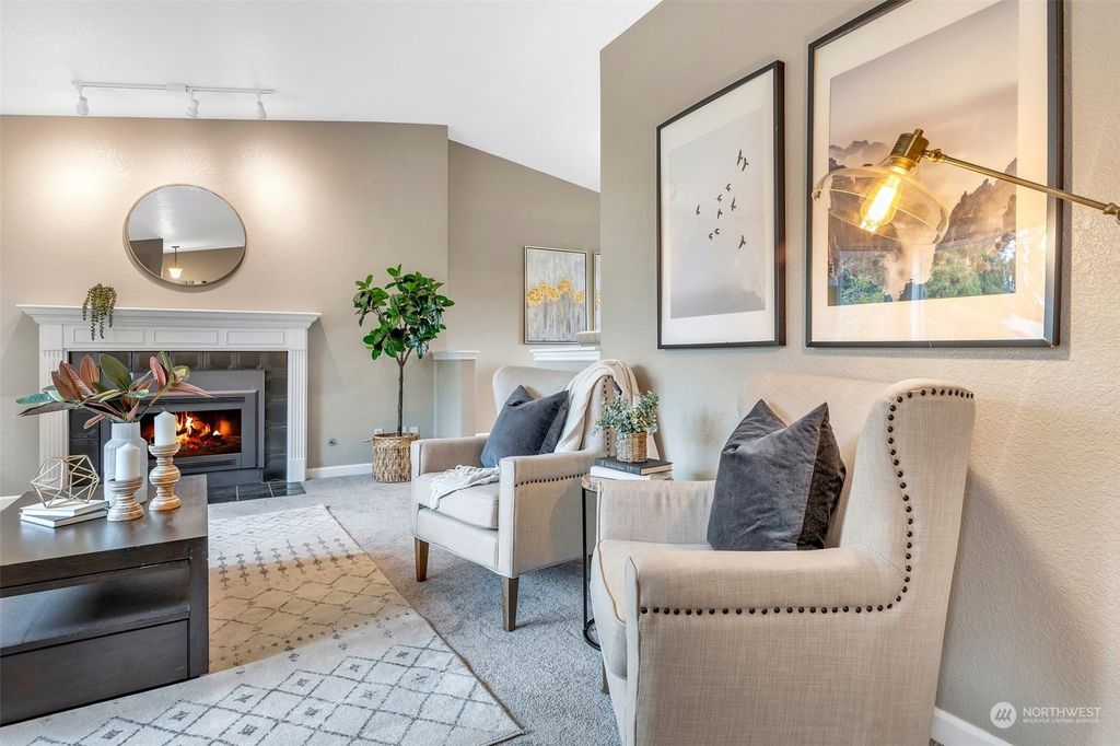 listing image 9366376688557645708