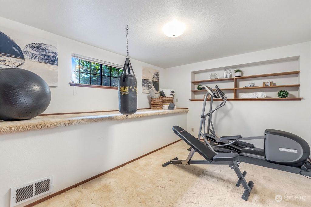 listing image 9369904513308376495