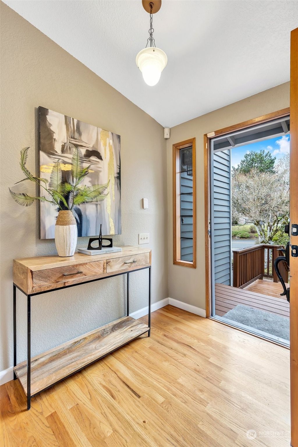 listing image 9361726936869522412