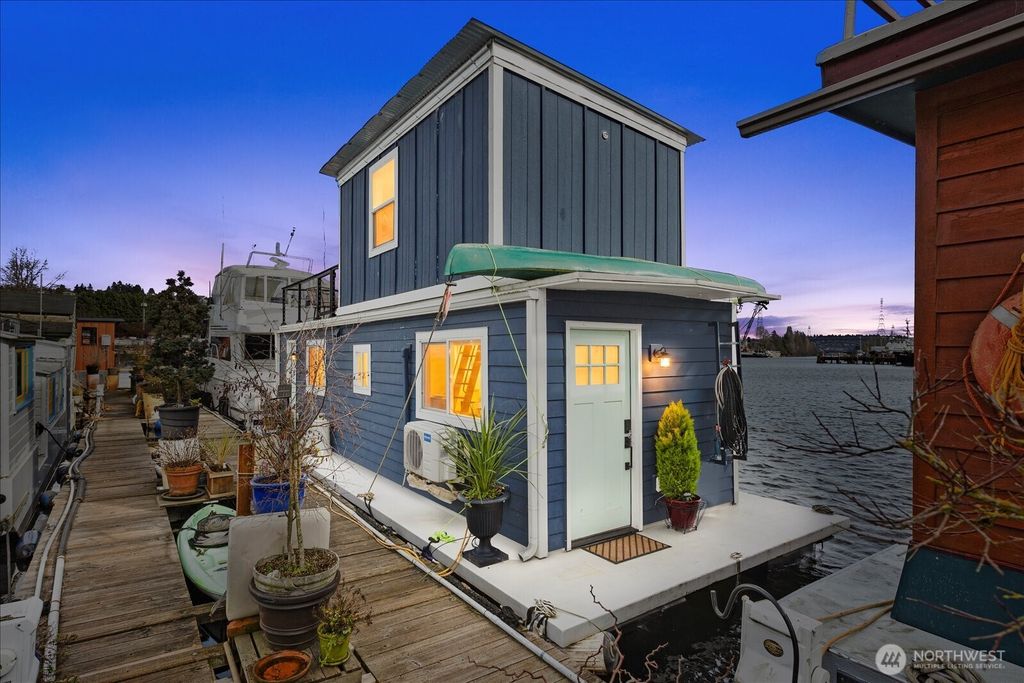 Photo of 1080 W Ewing Street #E5, Seattle, WA 98119 (MLS # 2481111)