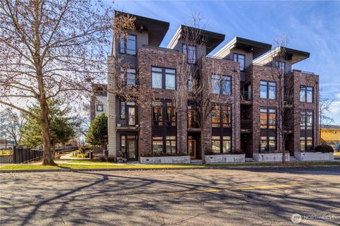 Photo of 165 N 4th Avenue, Walla Walla, WA 99362 (MLS # 2351975)