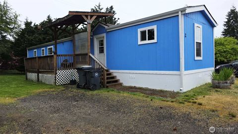 Photo of 1900 Broadway Avenue #2, Hoquiam, WA 98550 (MLS # 2373100)