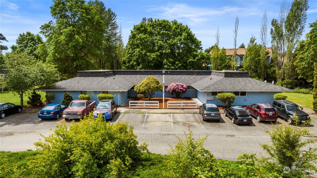 Photo of 10839 SE 200th Street, Kent, WA 98031 (MLS # 2247526)