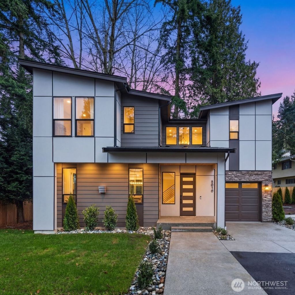 Photo of 5010 114th Avenue NE, Kirkland, WA 98033 (MLS # 2492577)