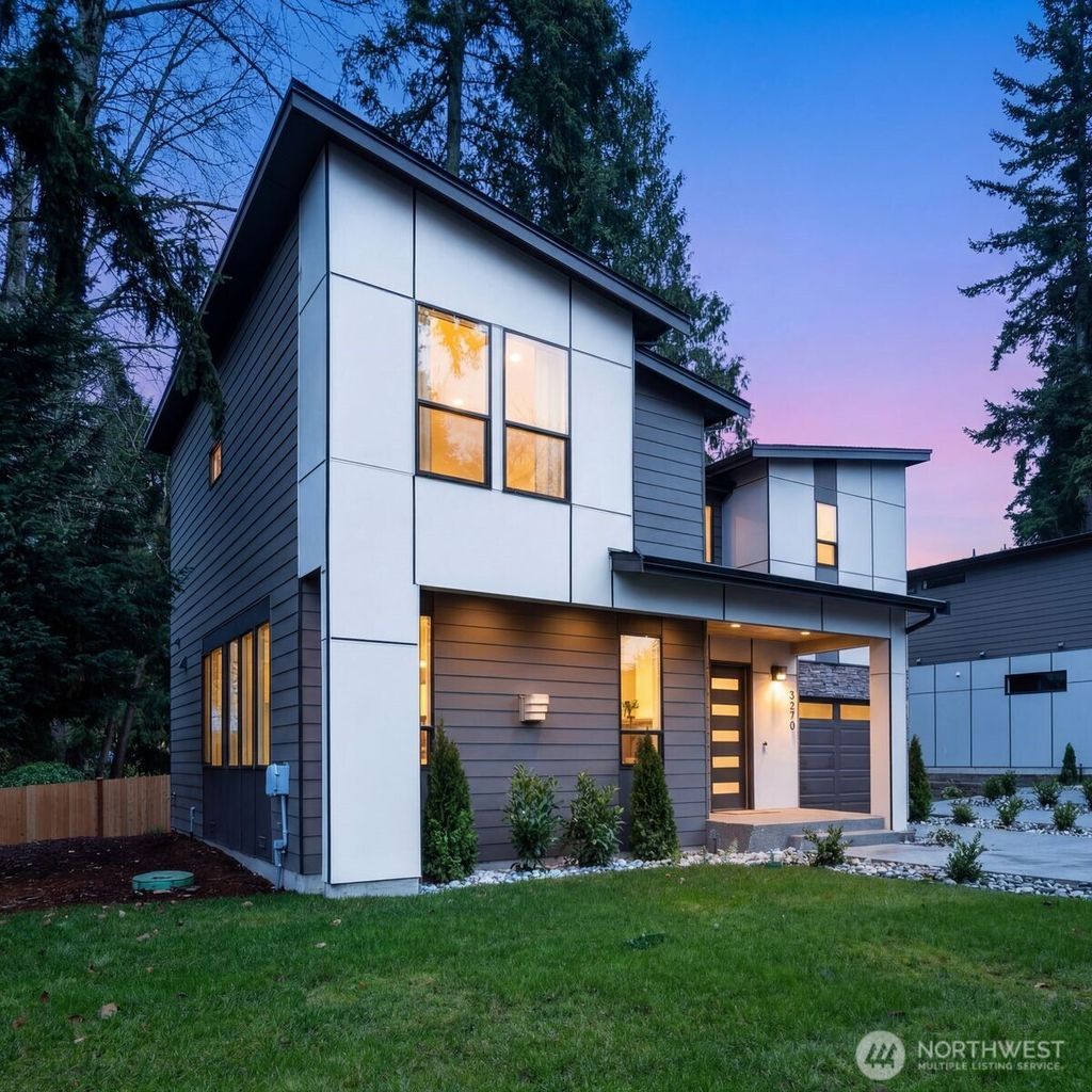 Photo of 5010 114th Avenue NE, Kirkland, WA 98033 (MLS # 2492577)