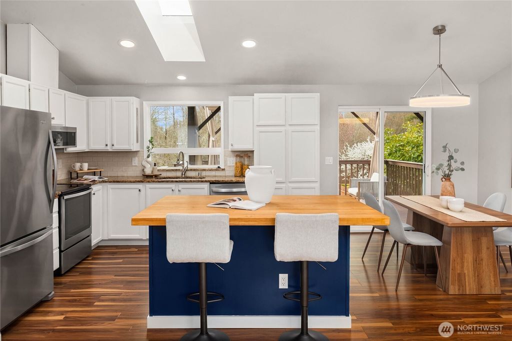 Photo of 814 213th Street SE, Bothell, WA 98021 (MLS # 2496946)