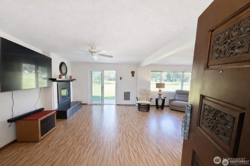 198 Octopus Avenue NE