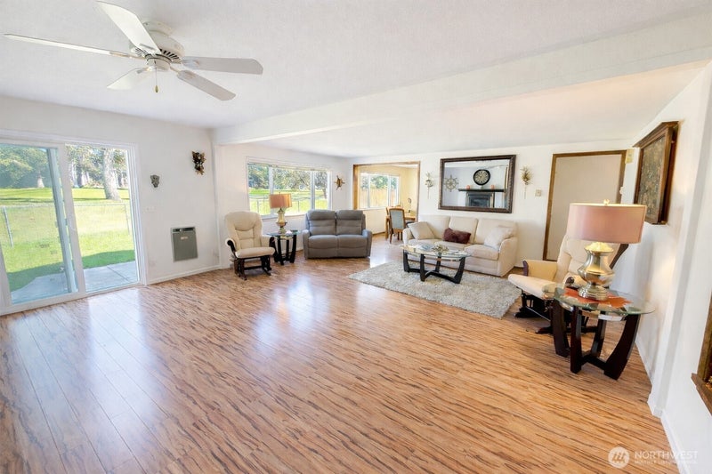 198 Octopus Avenue NE