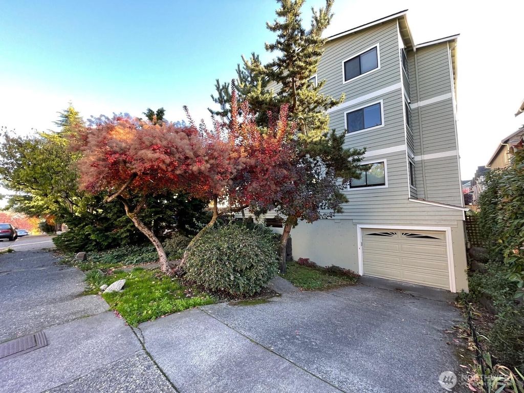 Photo of 731 N 94th Street #8, Seattle, WA 98103 (MLS # 2511148)