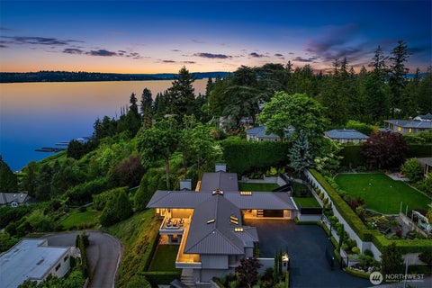 Photo of 3223 Evergreen Point Road, Medina, WA 98039 (MLS # 2524081)