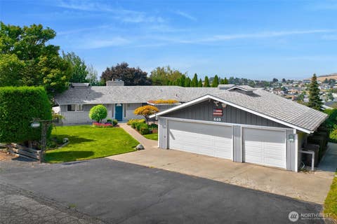 Photo of 440 Snowmass Lane, Yakima, WA 98908 (MLS # 2573760)