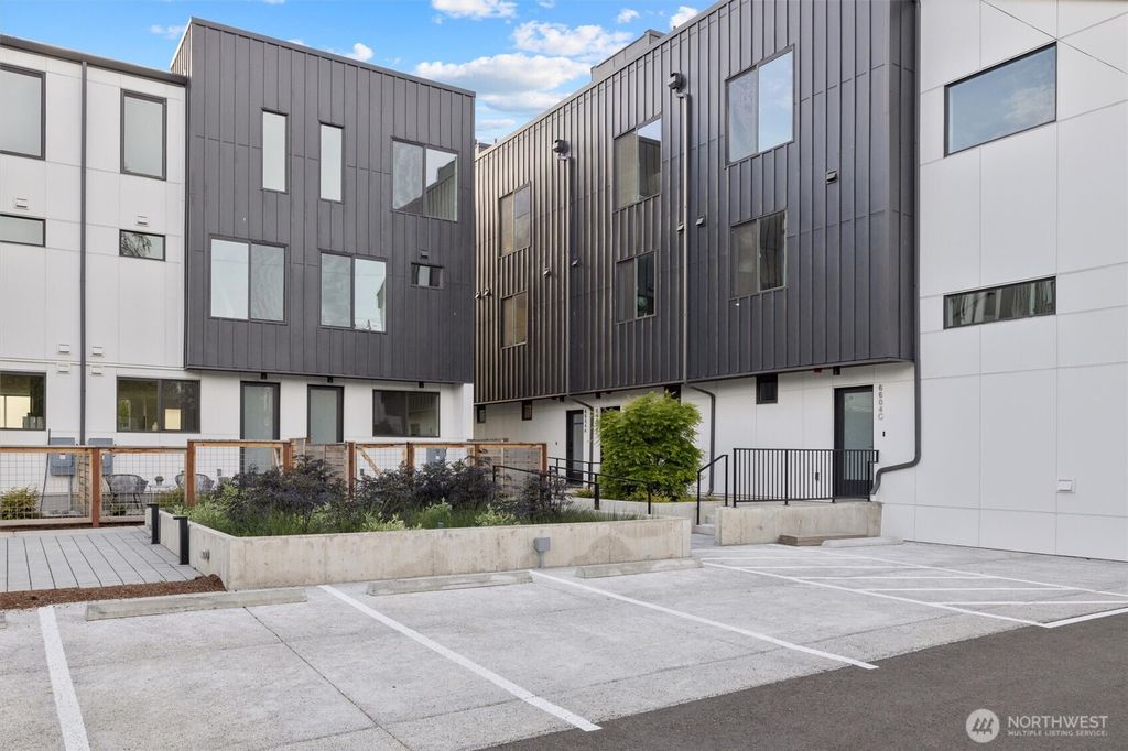 Photo of 905 S Warsaw Street, Seattle, WA 98108 (MLS # 2373989)