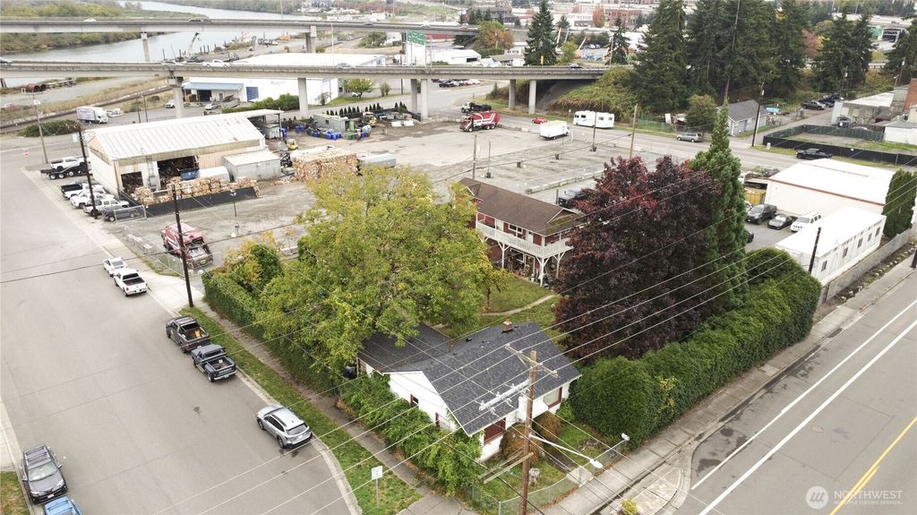 Photo of 3520 Everett Avenue, Everett, WA 98201 (MLS # 2444282)