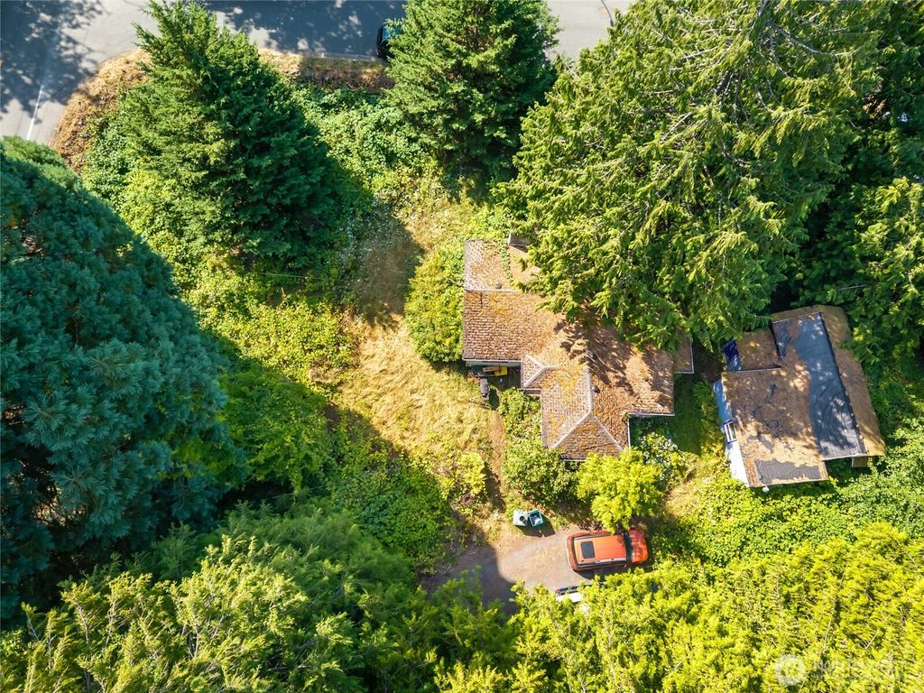Photo of 15304 44th Avenue W, Lynnwood, WA 98087 (MLS # 2421465)