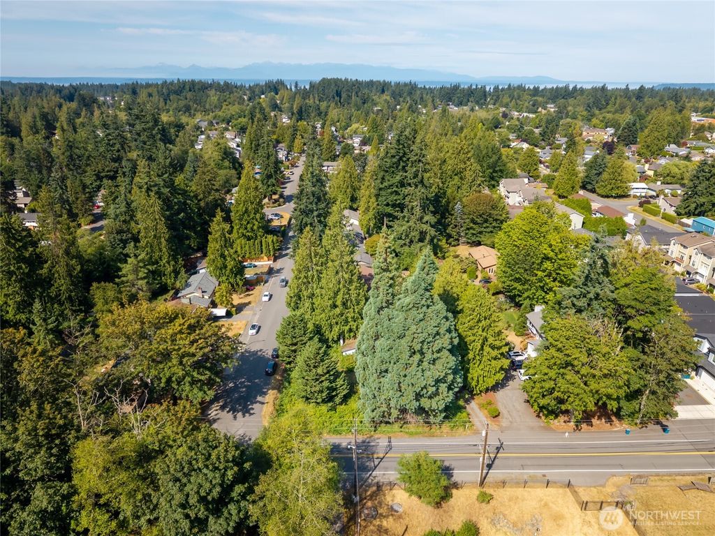 Photo of 15304 44th Avenue W, Lynnwood, WA 98087 (MLS # 2421465)