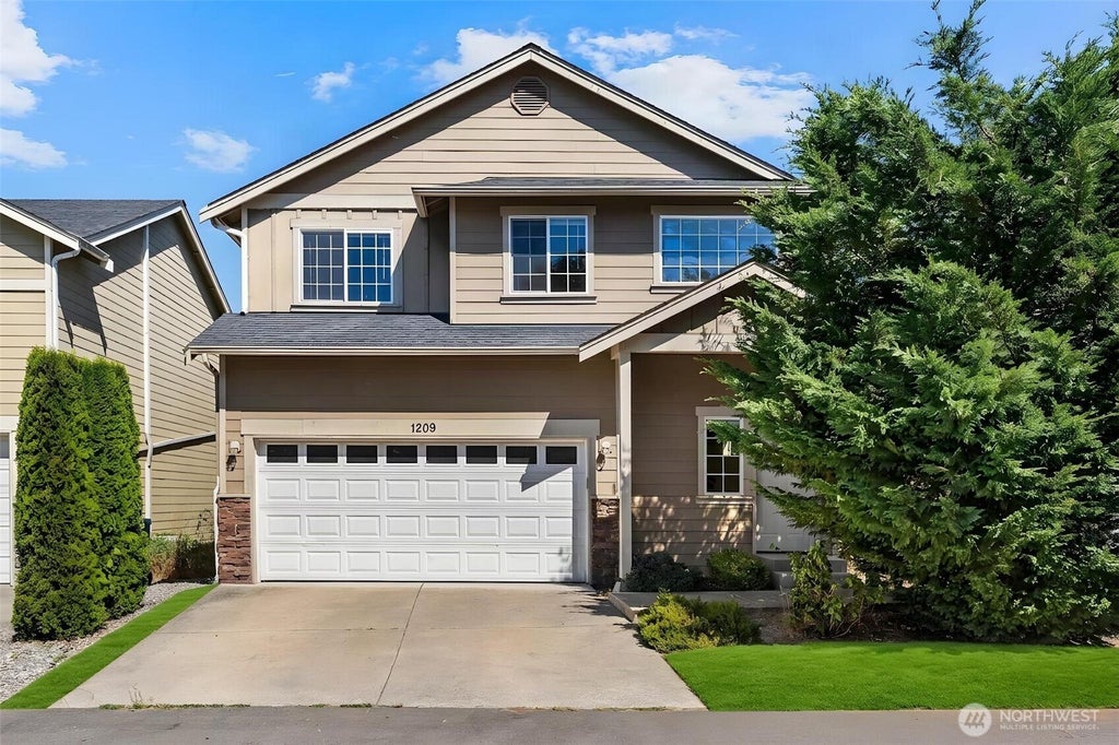 Photo of 1209 139th Place SW, Lynnwood, WA 98087 (MLS # 2572589)