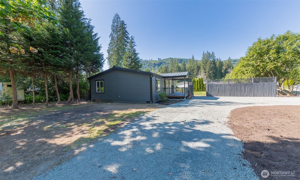 Photo of 20215 Crystal Springs Drive, Granite Falls, WA 98252 (MLS # 2384881)