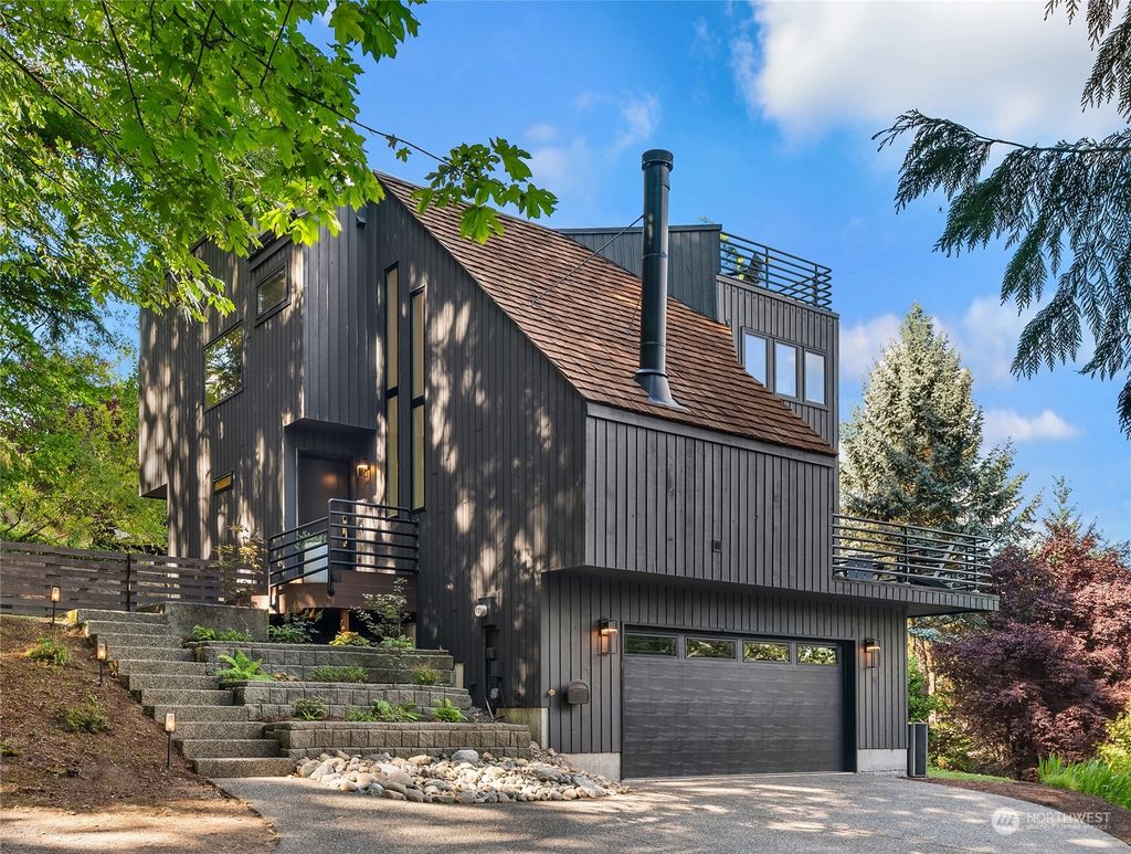 Photo of 1623 187th Avenue NE, Bellevue, WA 98008 (MLS # 2160954)