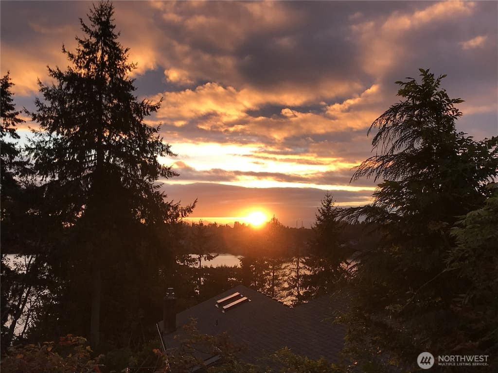 Photo of 10830 Lake View Drive, Lake Stevens, WA 98258 (MLS # 2558563)
