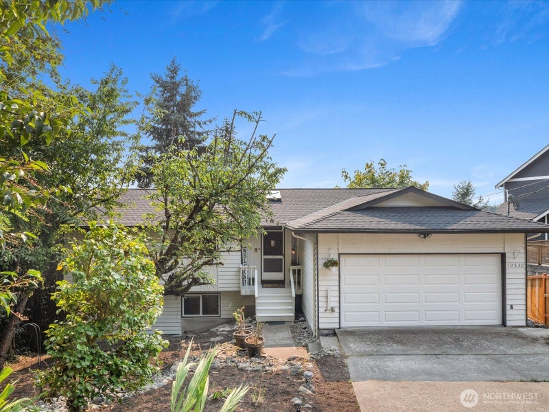 10830 Lake View Drive