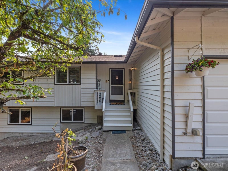 10830 Lake View Drive