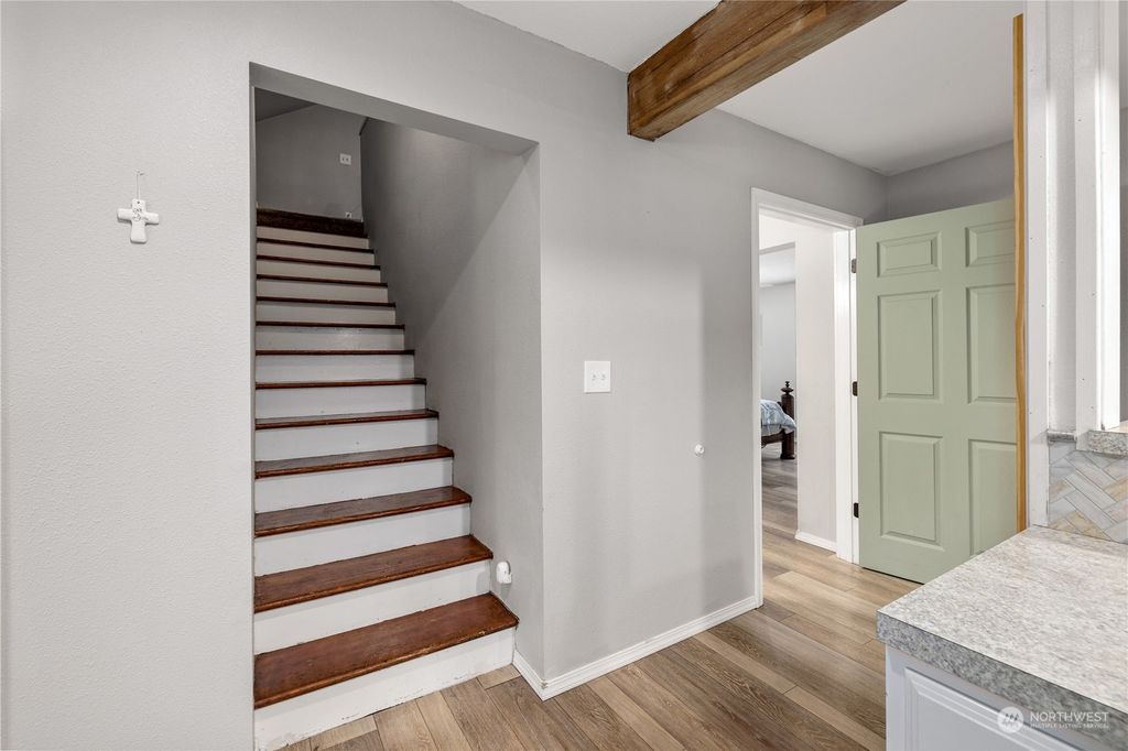 listing image 9360139599759427893
