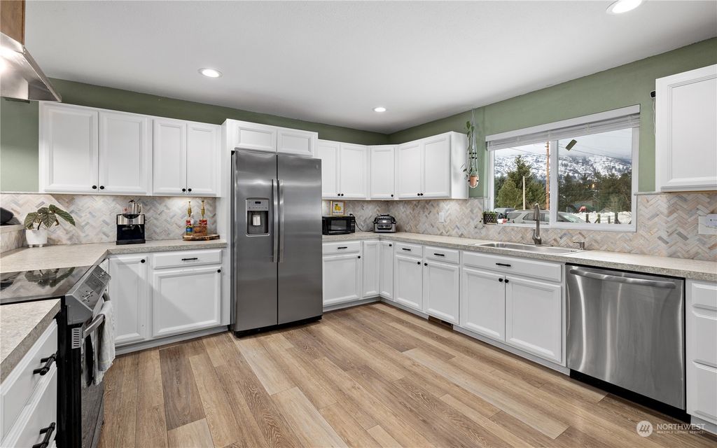 listing image 9361310413874916970