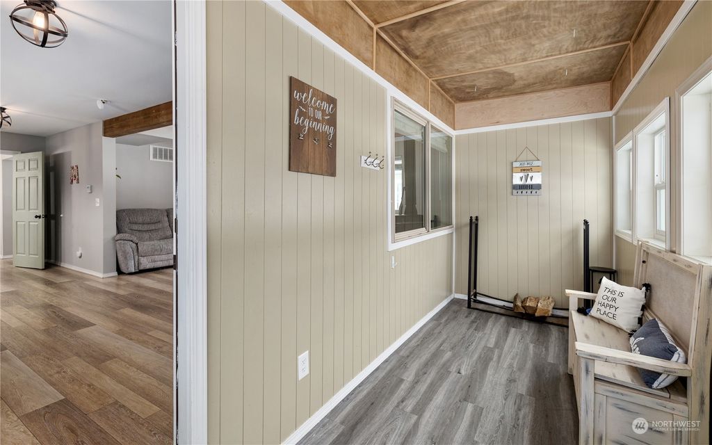 listing image 9365302427381763227