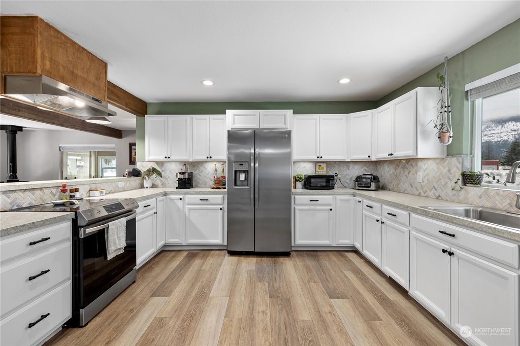 listing image 9365092978296133898