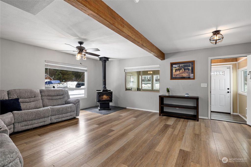 listing image 9368072517346456423