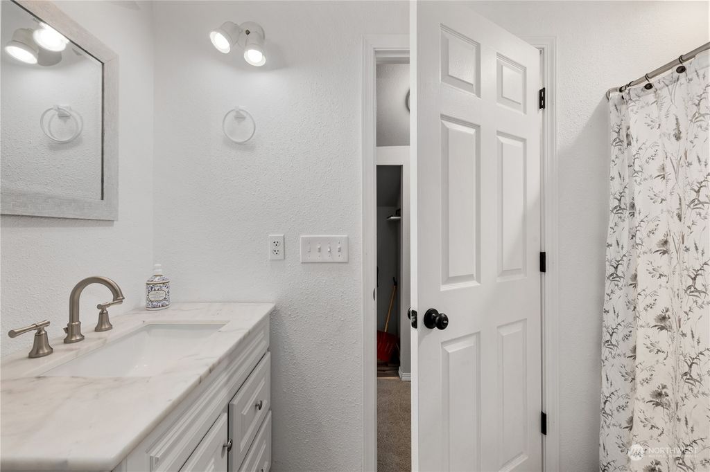 listing image 9368480145759999082
