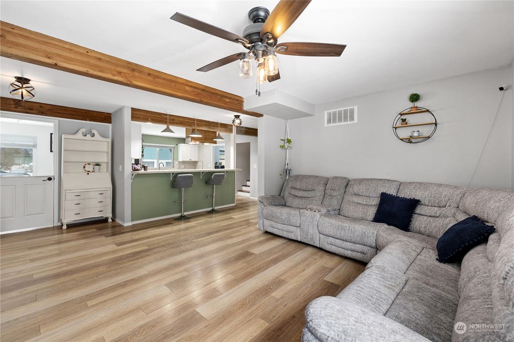 listing image 9361641600154629653