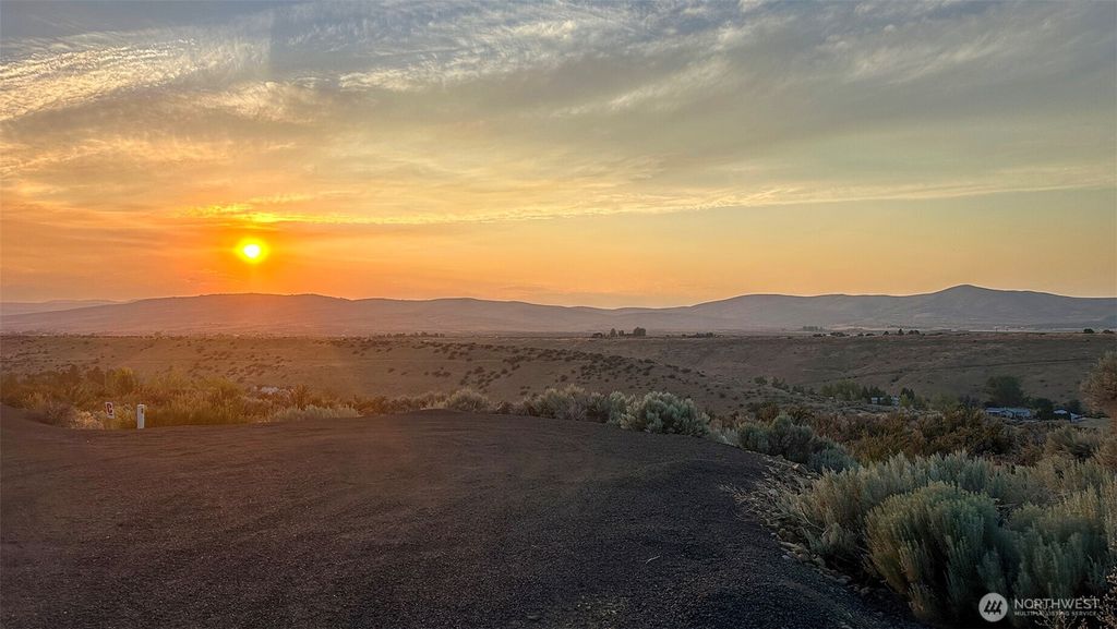 Photo of 0 C (1415) Cottonwood Road, Yakima, WA 98903 (MLS # 2471785)