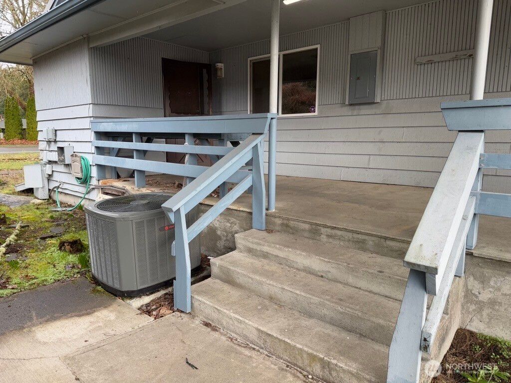 Photo of 2210 Black Lake Boulevard SW, Tumwater, WA 98512 (MLS # 2484304)